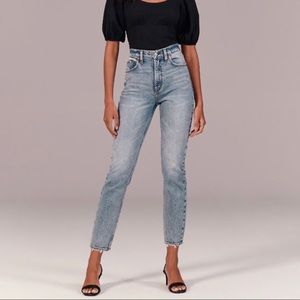 Abercrombie Mom Fit High Rise Acid Wash Jeans 27R
